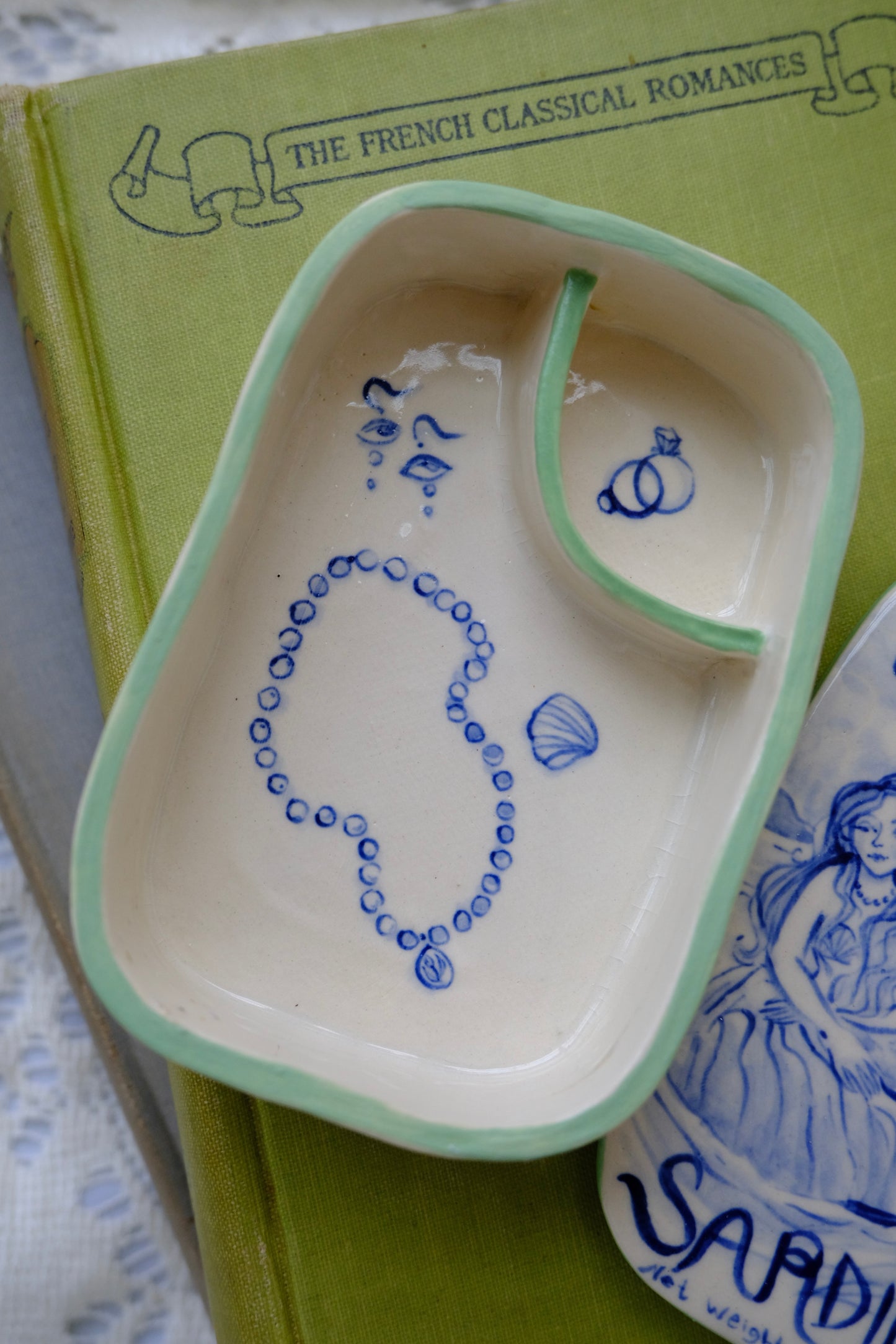 Sleepy Siren Sardine Jewelry Box