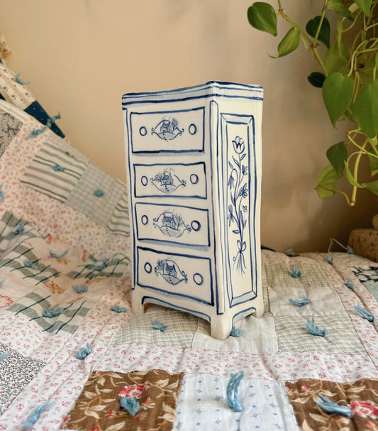 Cottage Dresser Vase