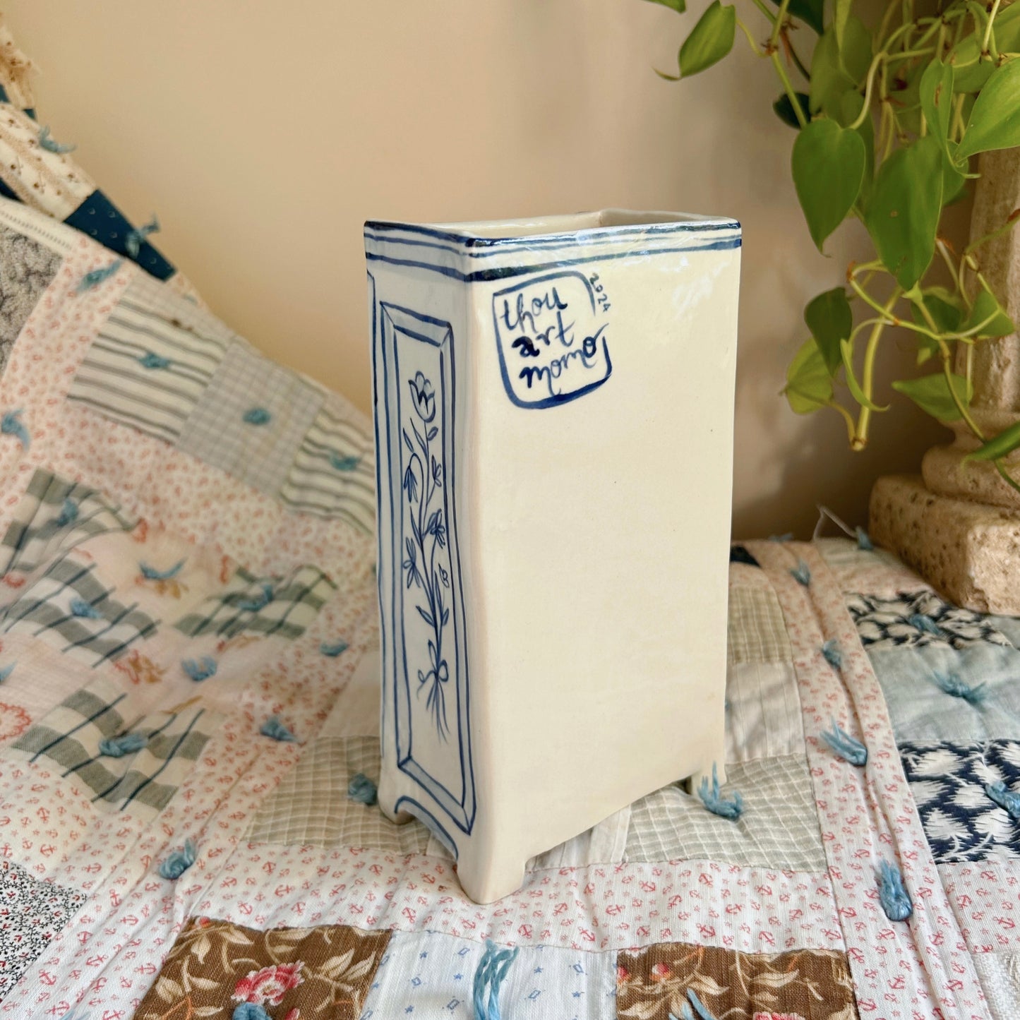 Cottage Dresser Vase