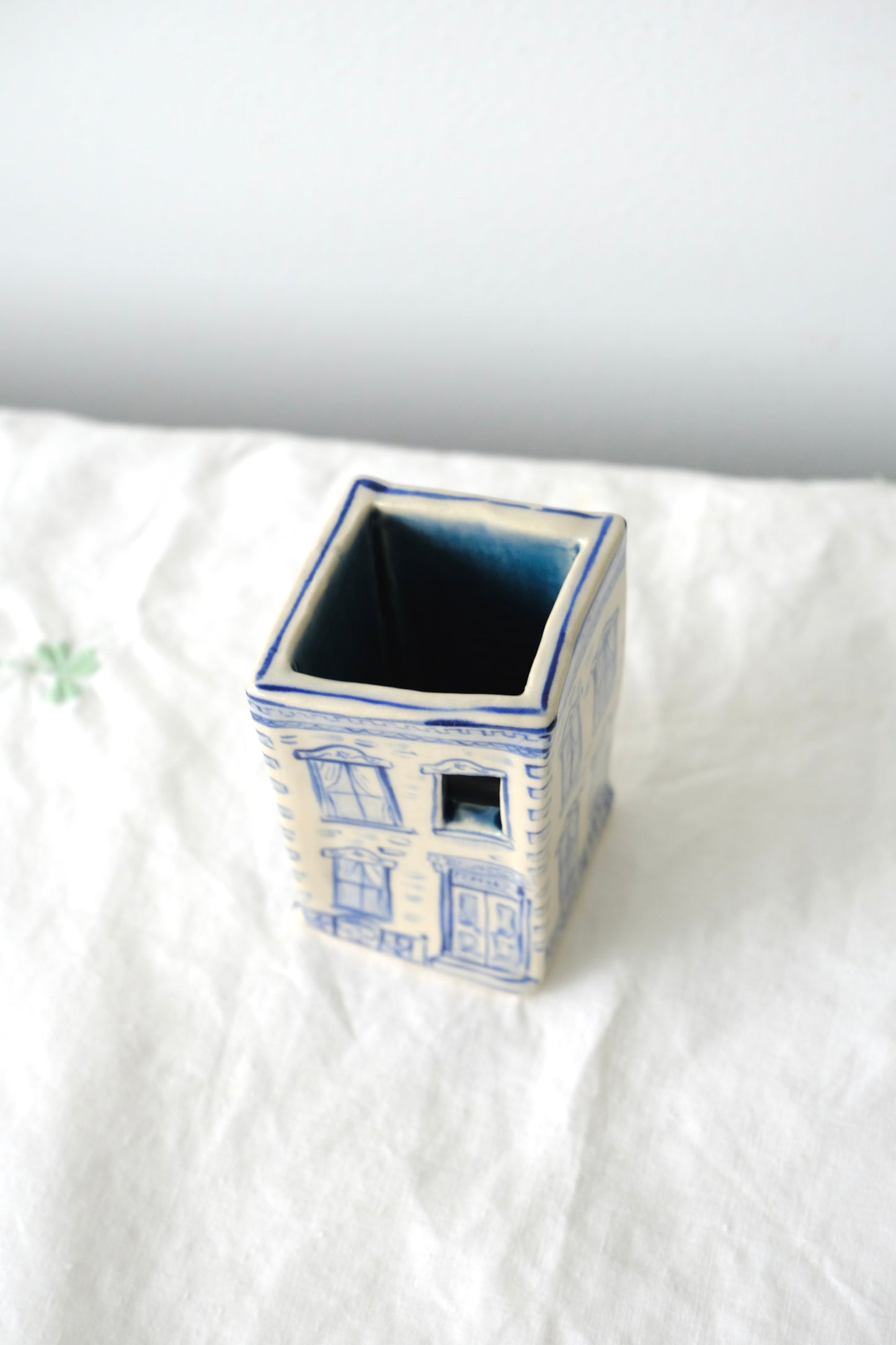 Mini Apartment Vase