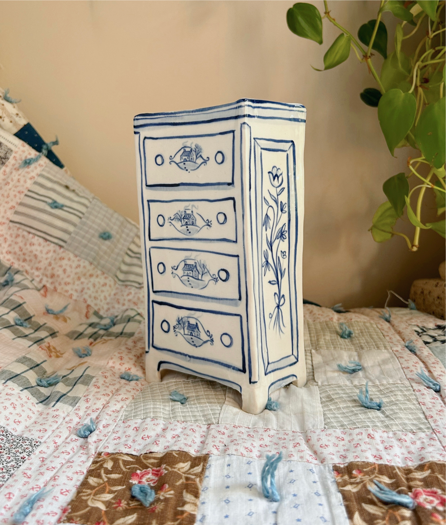 Cottage Dresser Vase