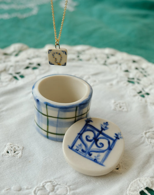 Queen’s Gate Jewelry Box