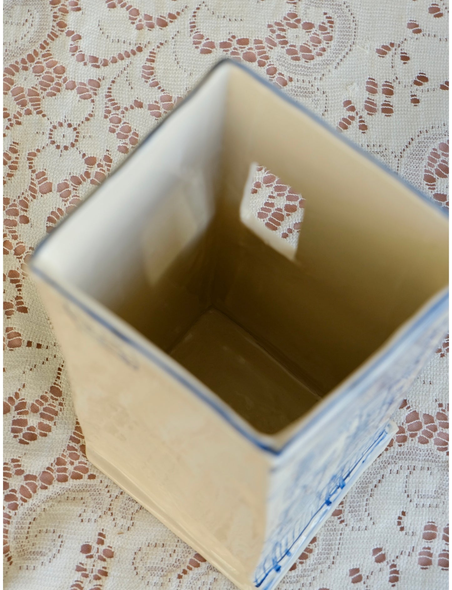 Faces and Places Apartment Vase